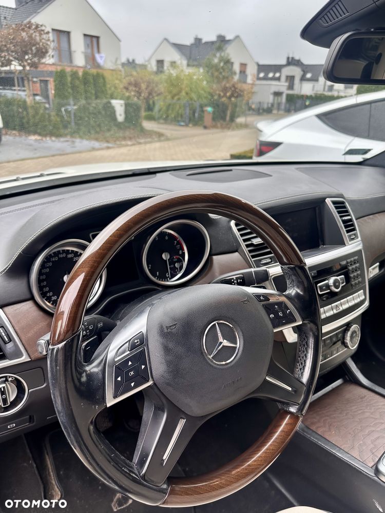Mercedes-Benz GL 500 4-Matic - 11