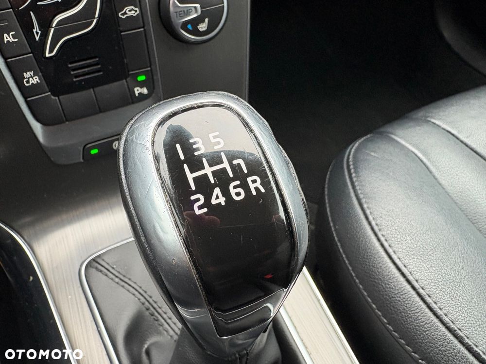 Volvo V40 D2 Summum - 21