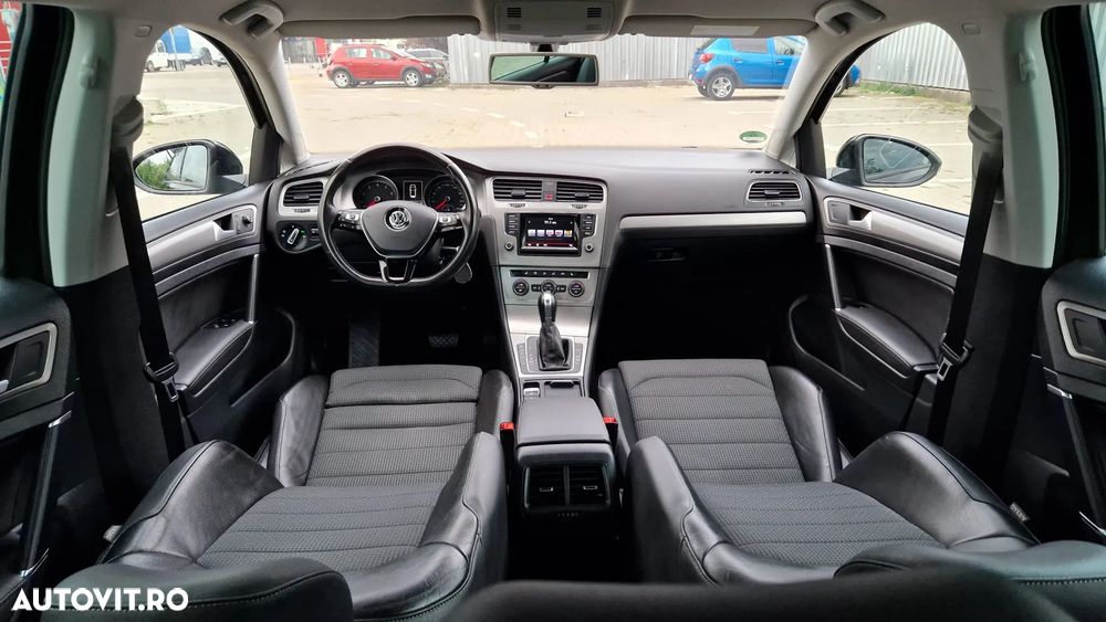 Volkswagen Golf - 9