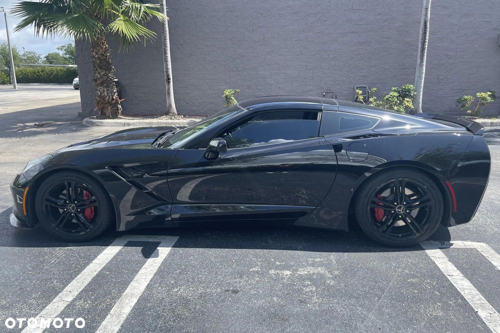 Chevrolet Corvette - 2