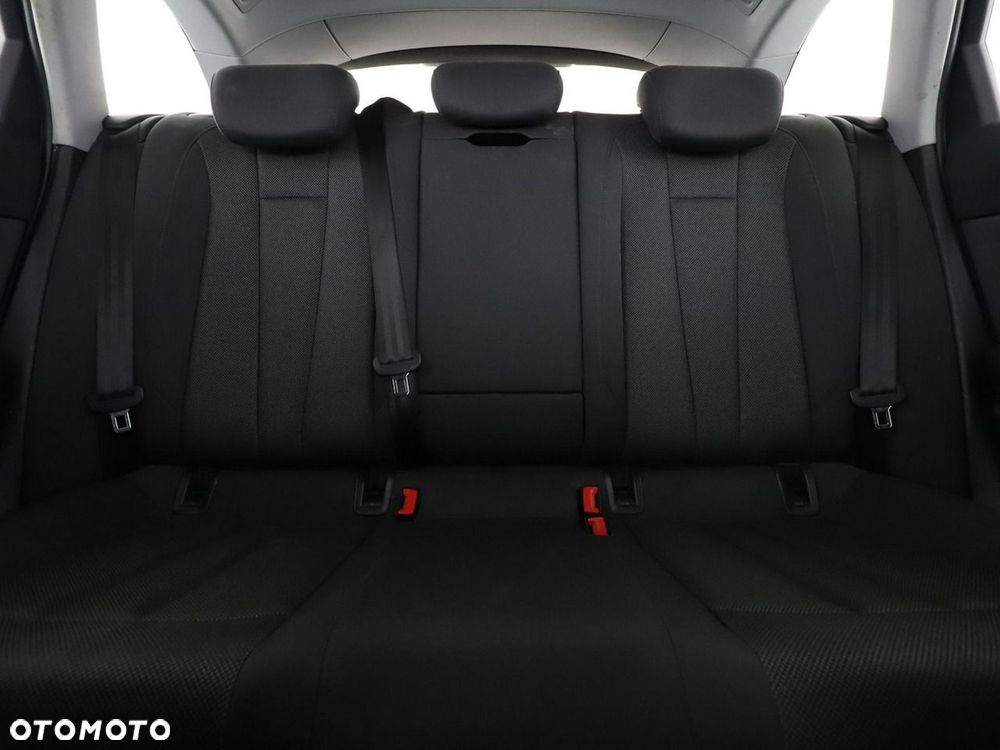 Audi A6 Avant 2.0 TDI Ultra - 19