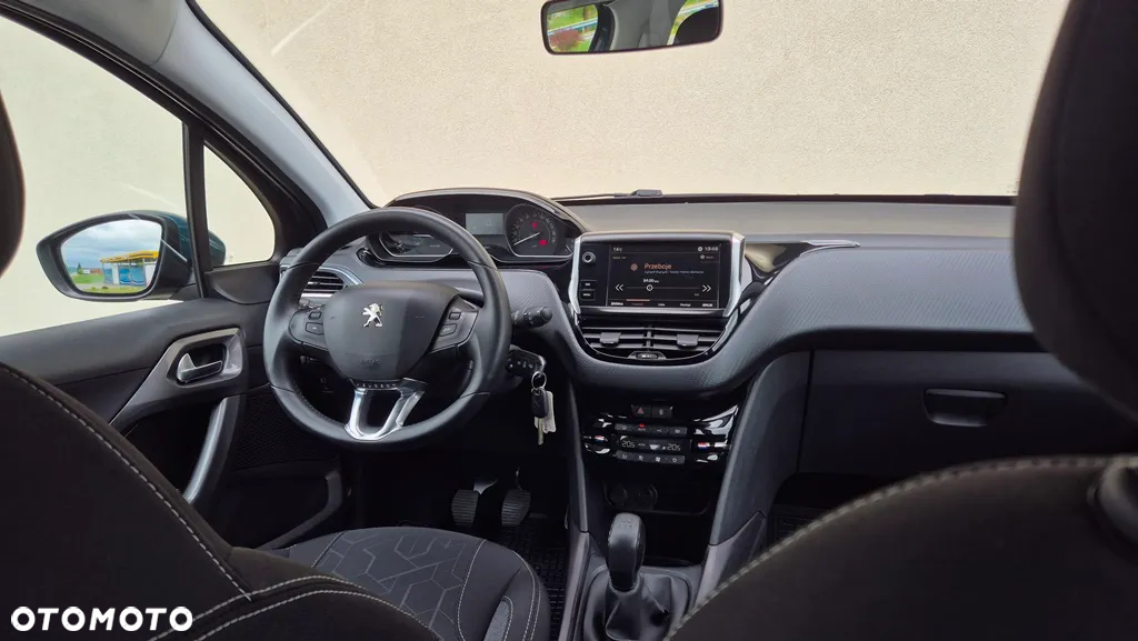 Peugeot 2008 1.2 Pure Tech Style S&S - 21