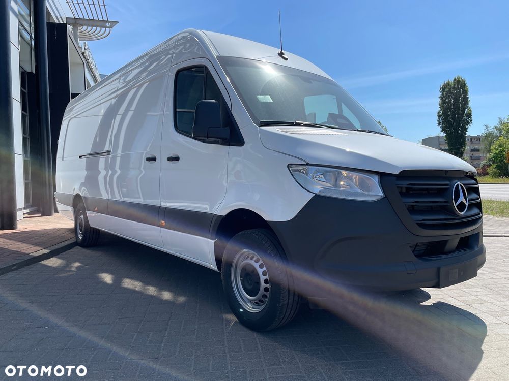Mercedes-Benz Sprinter - 2