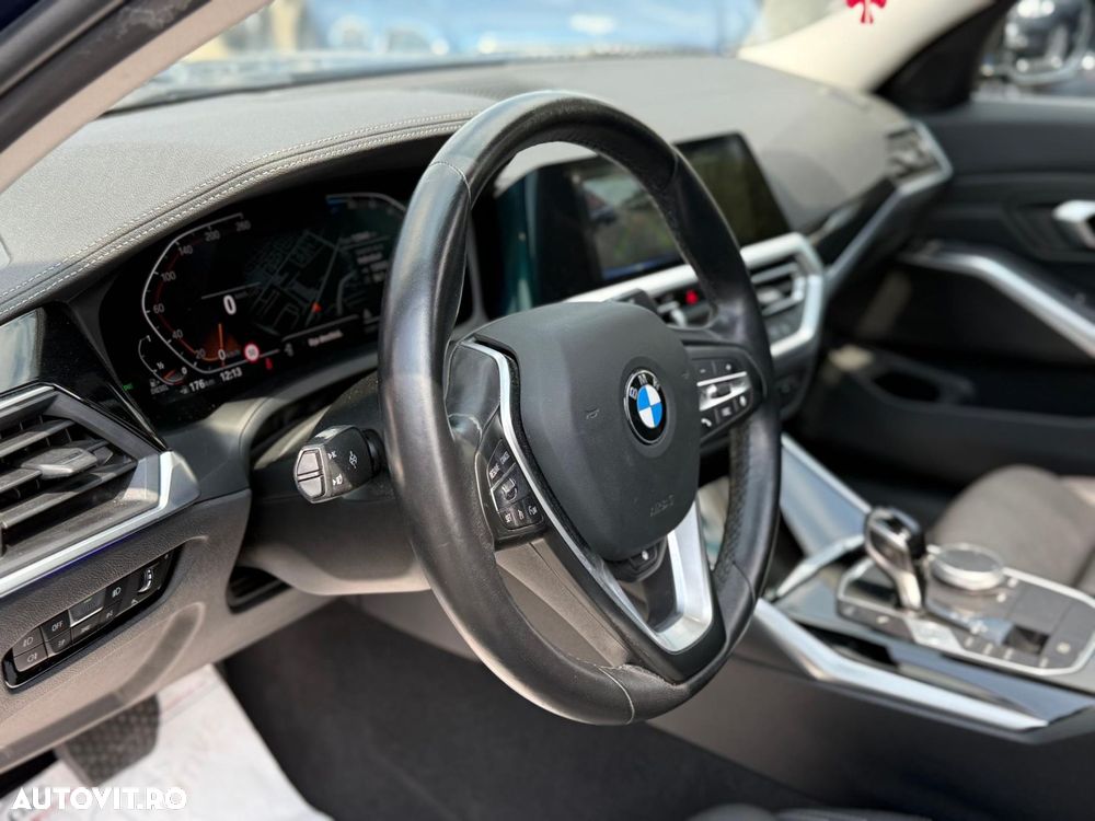 BMW Seria 3 320d xDrive Aut. Luxury Line - 25