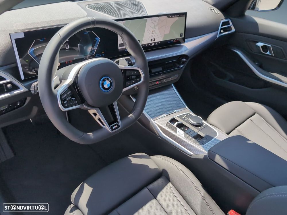 BMW 330 e Touring Pack Desportivo M Pro Auto - 13