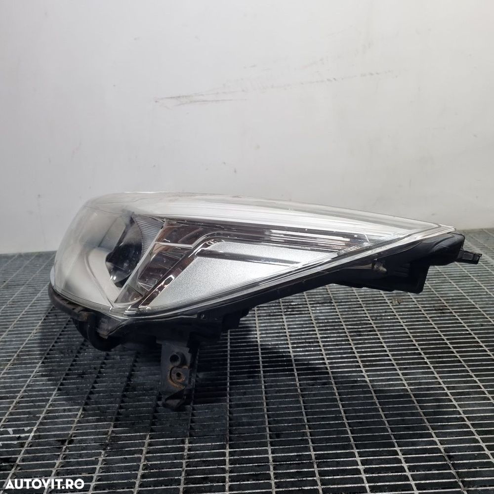 Far Stanga Ford Kuga II 2012 - 2014 SUV 4 Usi (1506) Fara xenon - 2