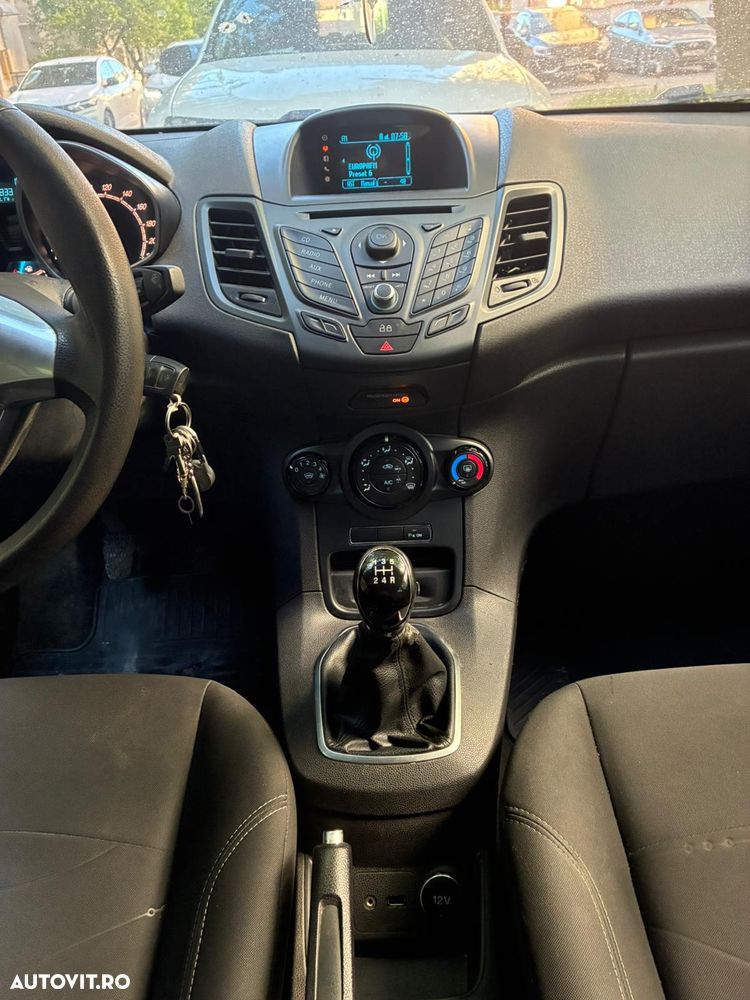 Ford Fiesta - 12