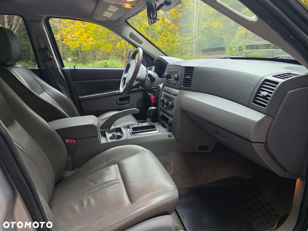 Jeep Grand Cherokee - 8