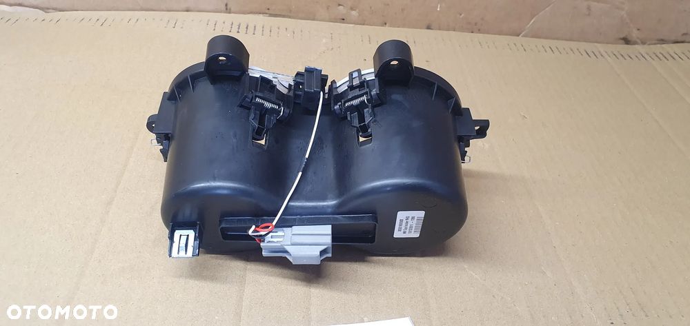 Uchwyt na kubki napoje podświetlany Jeep Grand Cherokee WK2 X90018000XX - 6