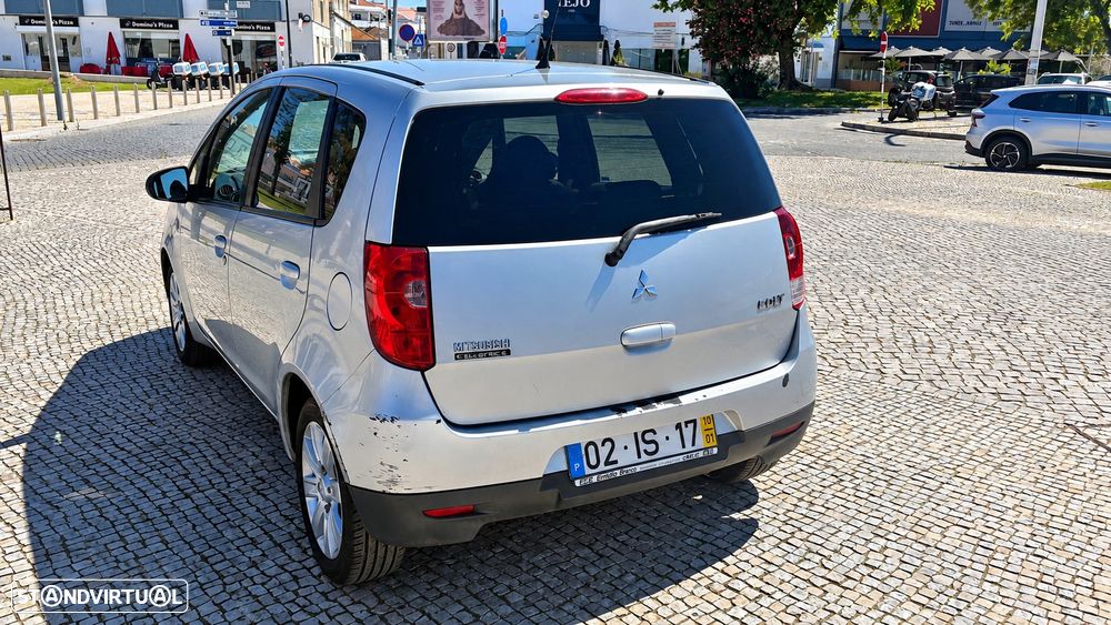 Mitsubishi Colt 2010 photo 3