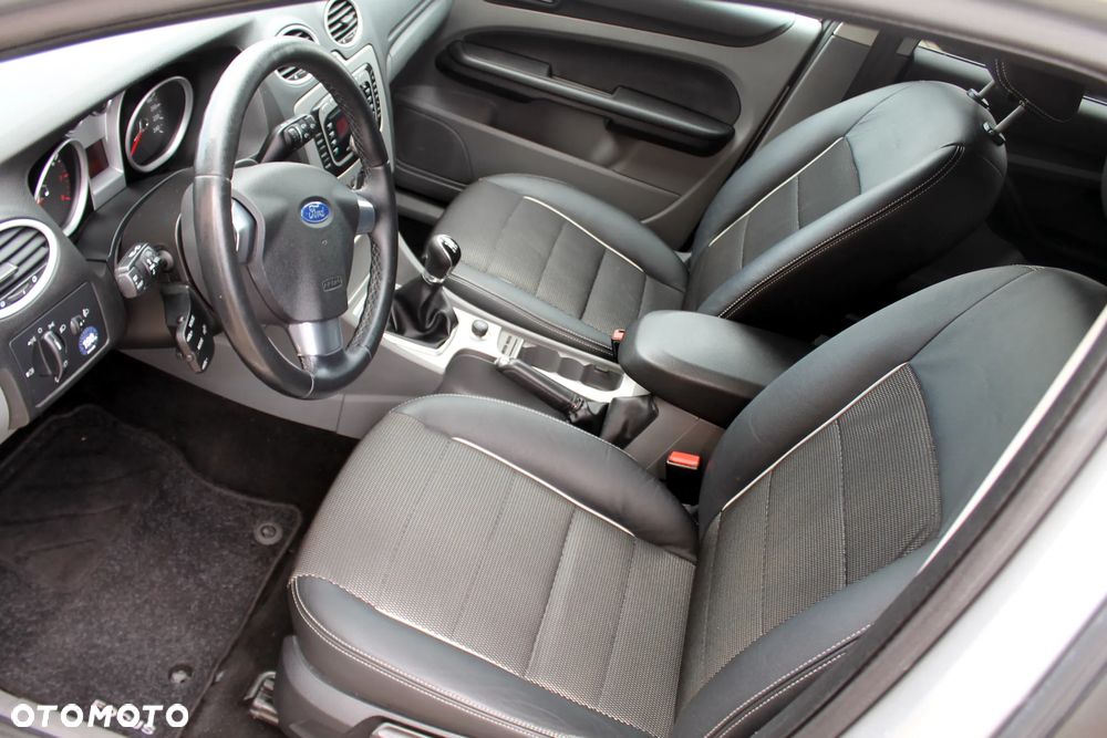 Ford Focus 1.8 FF Ambiente - 10