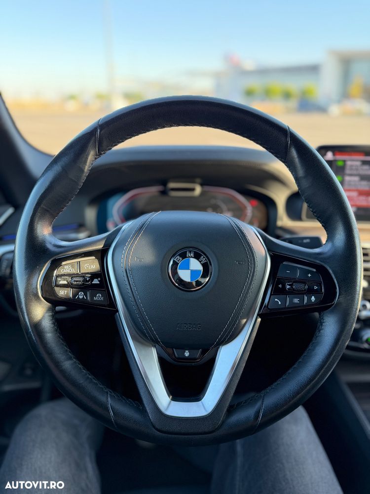 BMW Seria 5 520d xDrive AT MHEV - 15