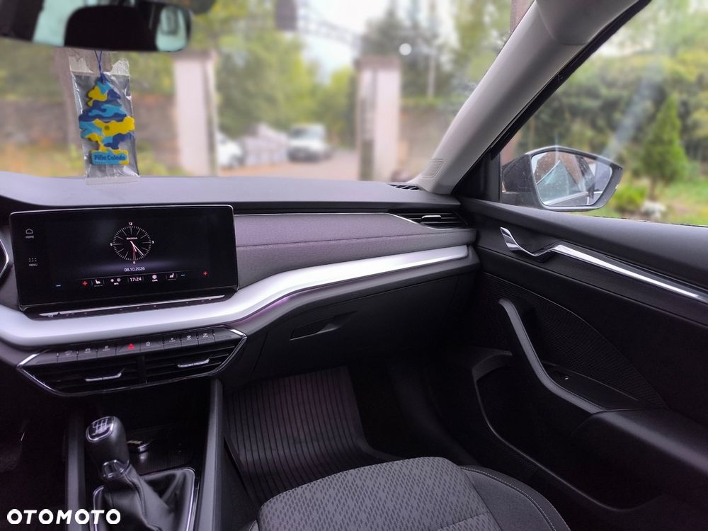 Skoda Octavia 1.5 TSI Scout First Edition - 9