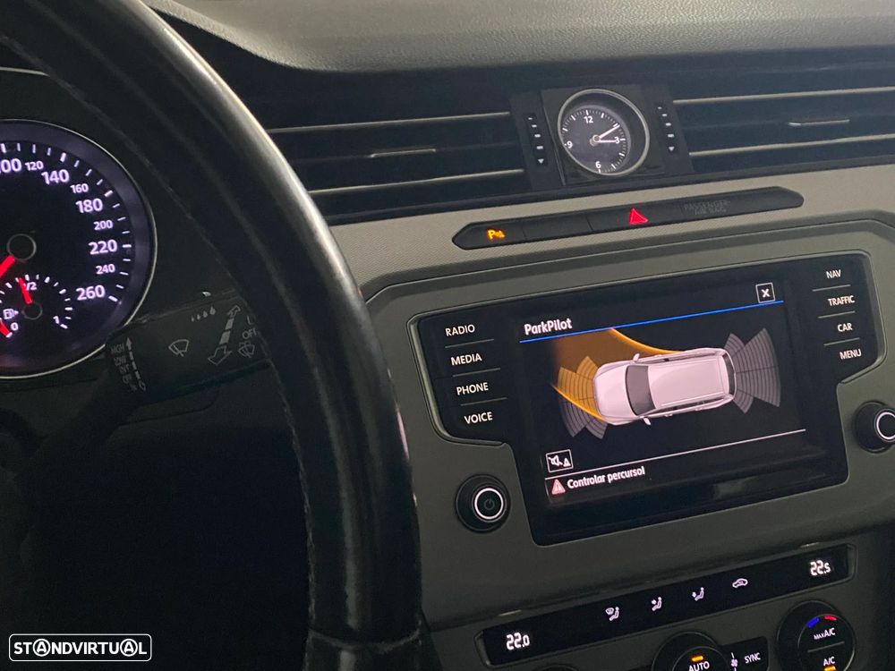 VW Passat 2.0 TDI Confortline - 15