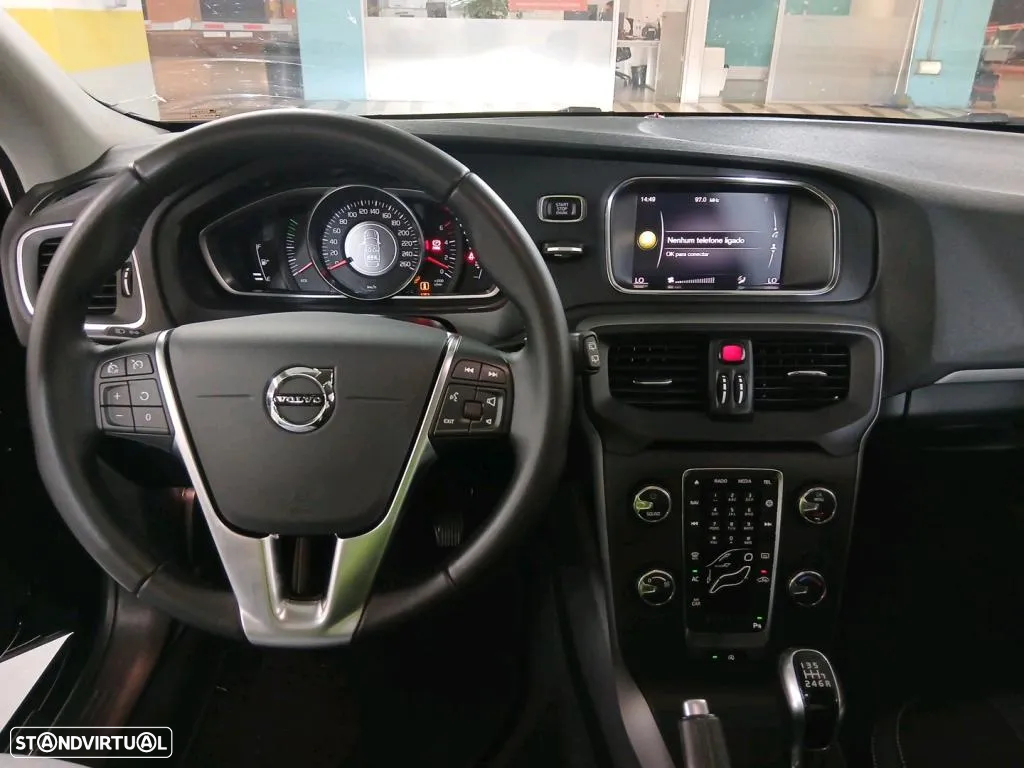 Volvo V40 2.0 D3 Momentum - 11
