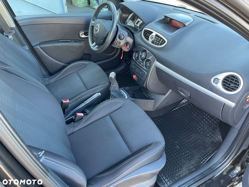 Renault Clio - 15