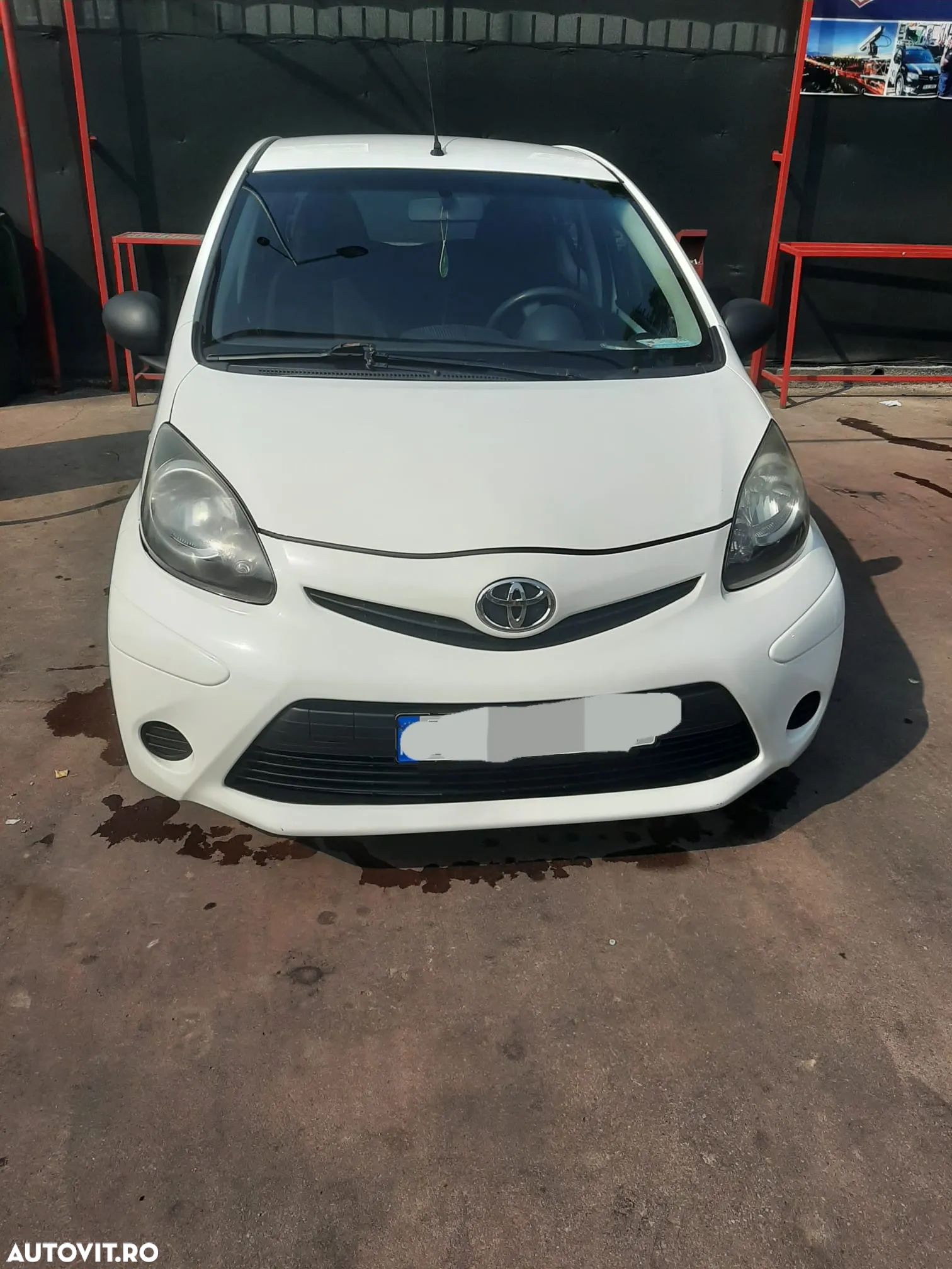 Toyota Aygo 1.0 Terra Plus - 1
