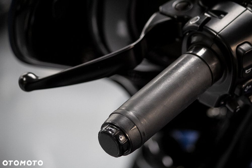 Harley-Davidson Touring Street Glide - 17