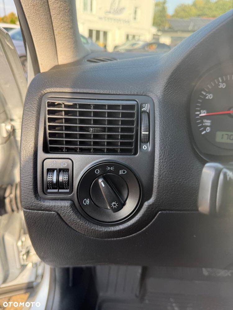 Volkswagen Golf - 23