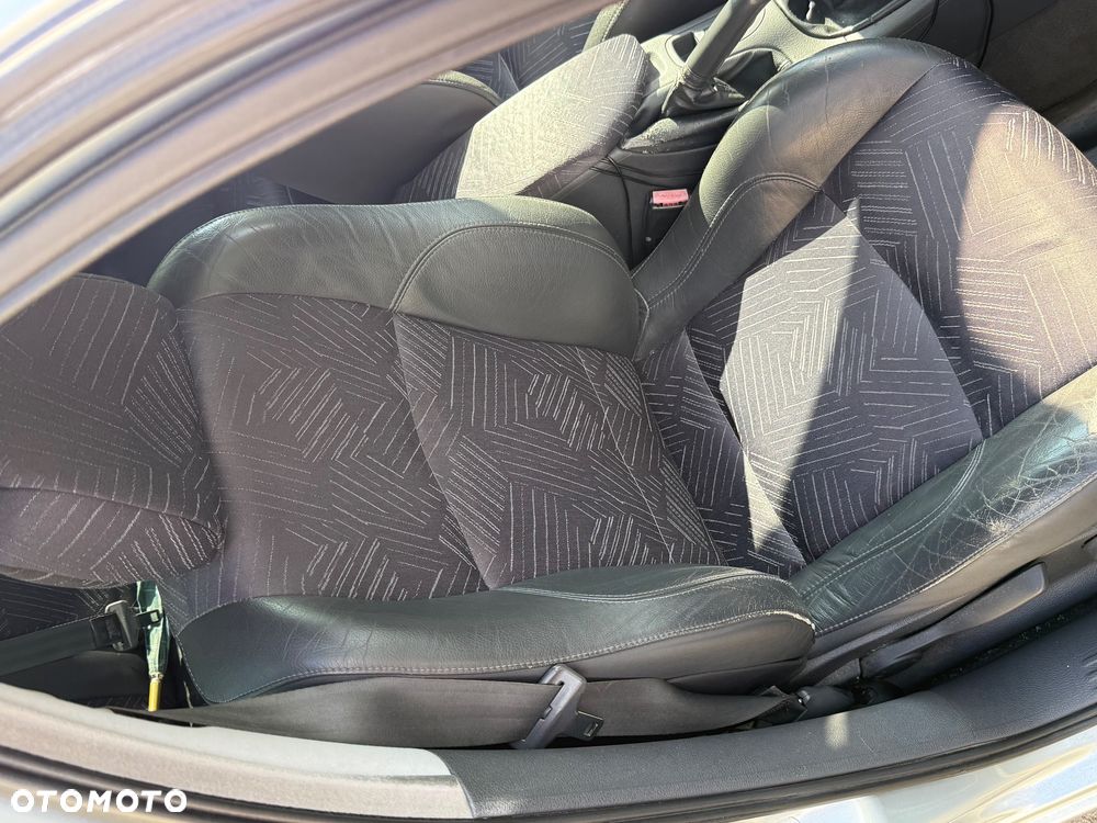 Renault Laguna 1.8 Expression - 12