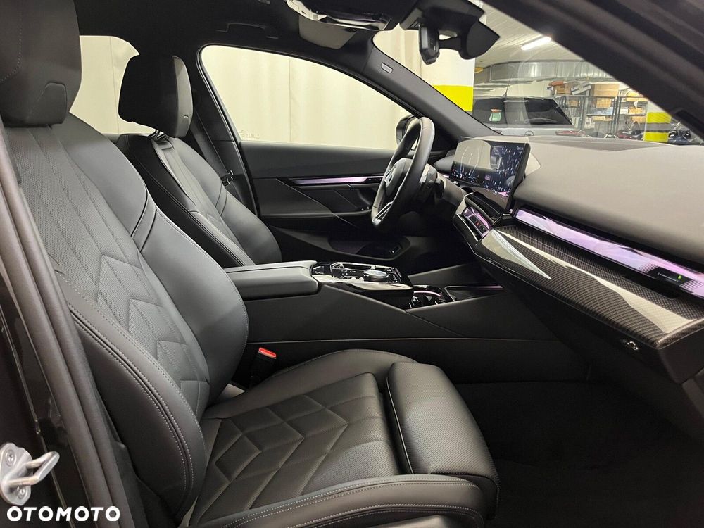 BMW Seria 5 520d xDrive mHEV M Sport - 38