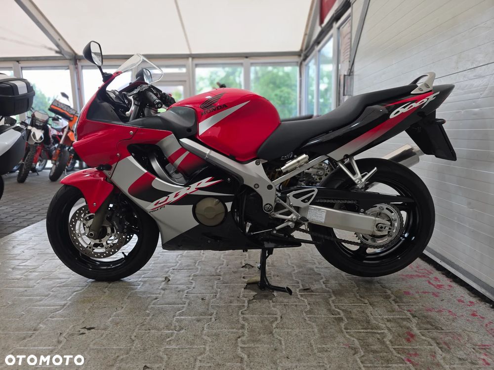 Honda CBR - 13
