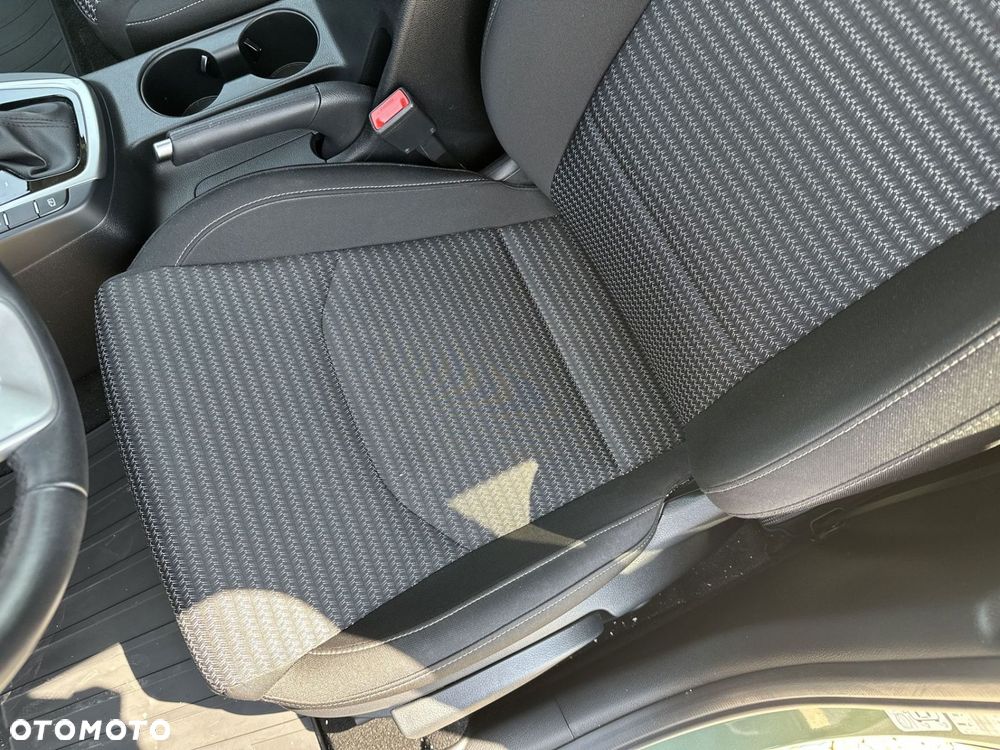 Kia Ceed - 12