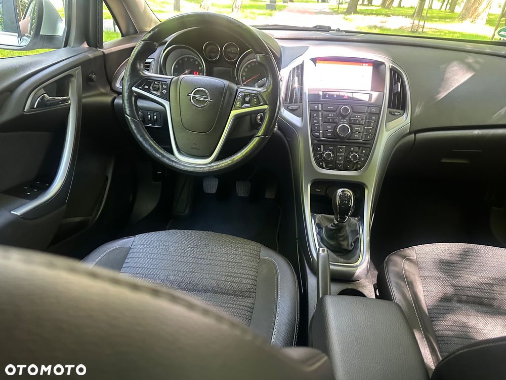 Opel Astra 1.6 Cosmo EU6 - 13