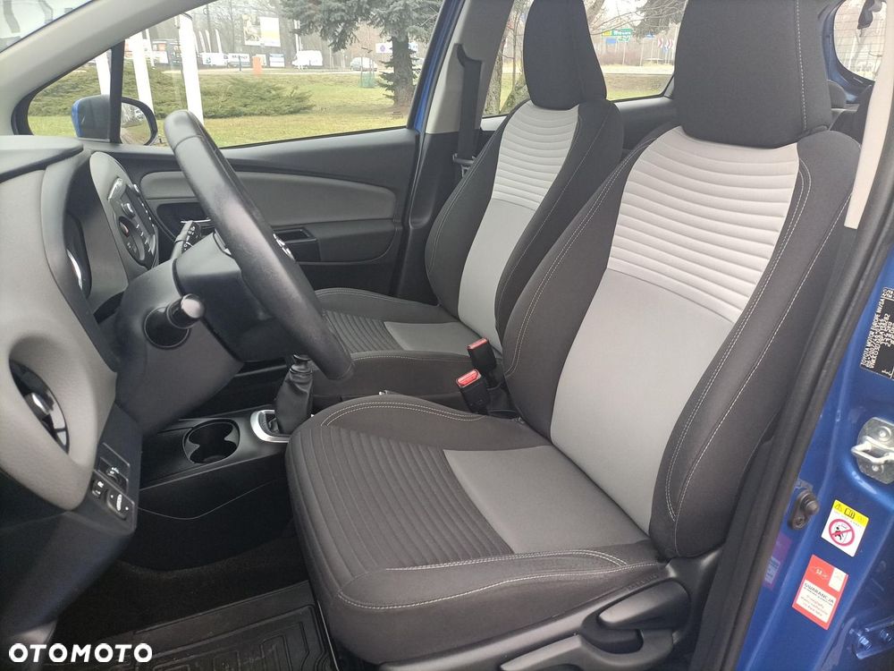 Toyota Yaris - 10