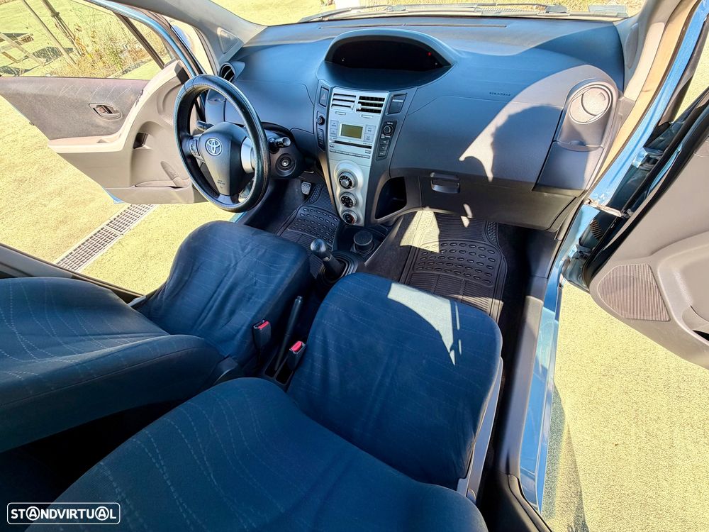 Toyota Yaris 1.4 D-4D Sol AC+VSC - 19