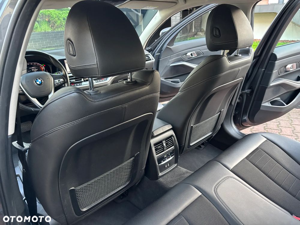 BMW Seria 3 318i Business Edition sport - 23
