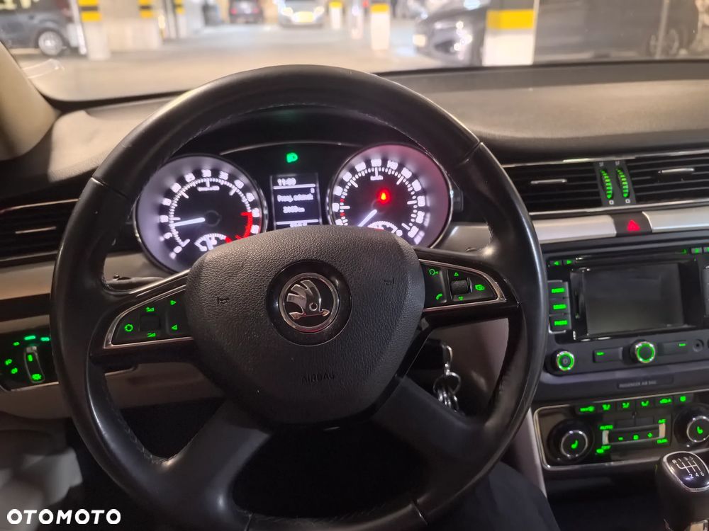 Skoda Superb 1.6 TDI Elegance - 19