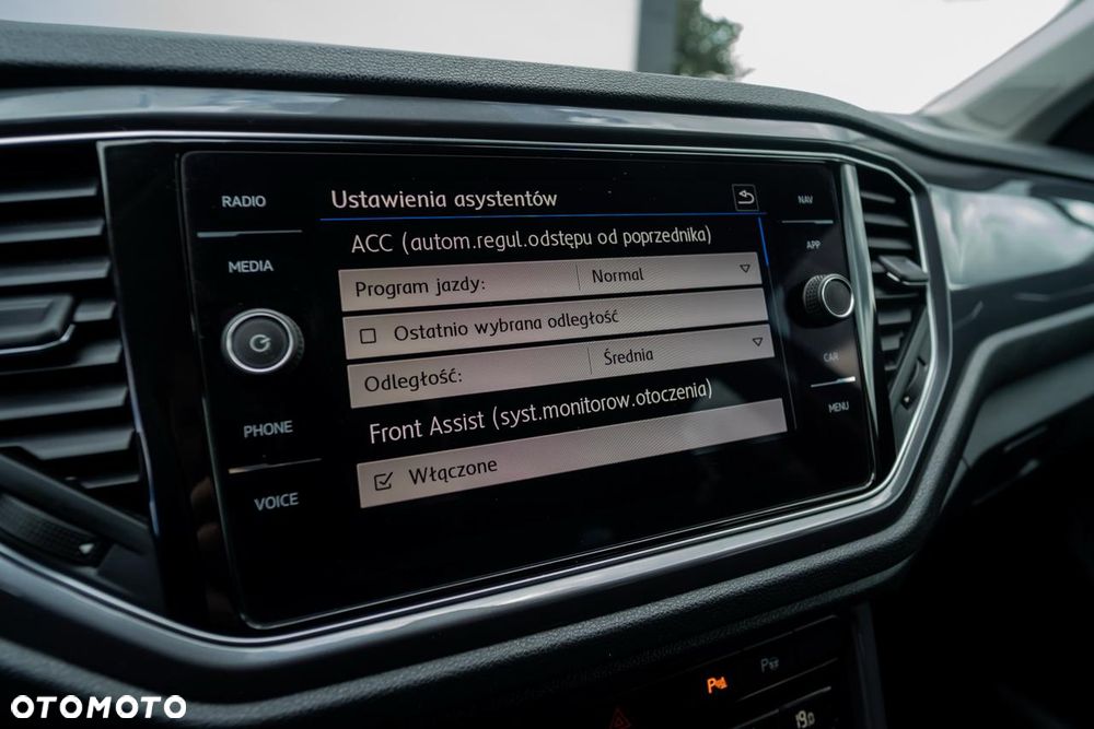 Volkswagen T-Roc - 23