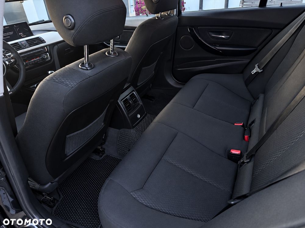 BMW Seria 3 316d - 10