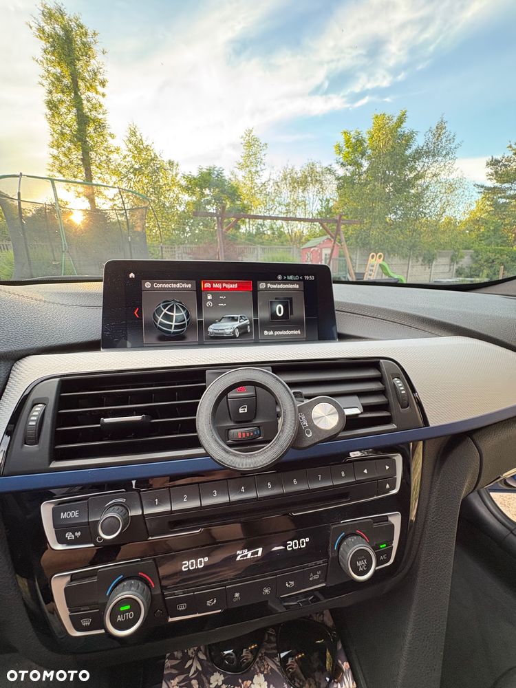 BMW Seria 3 320d M Sport - 13