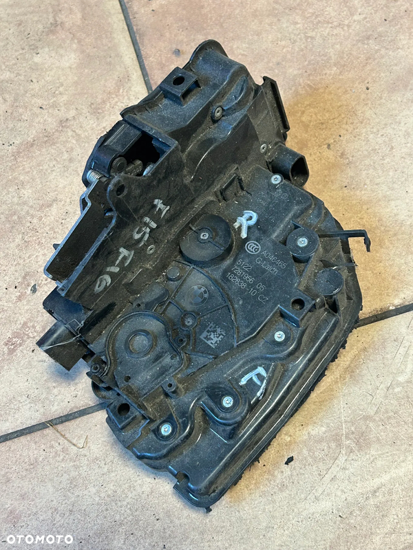 BMW G12 ZAMEK DOCIĄG DRZWI TYŁ PRAWY 7281956