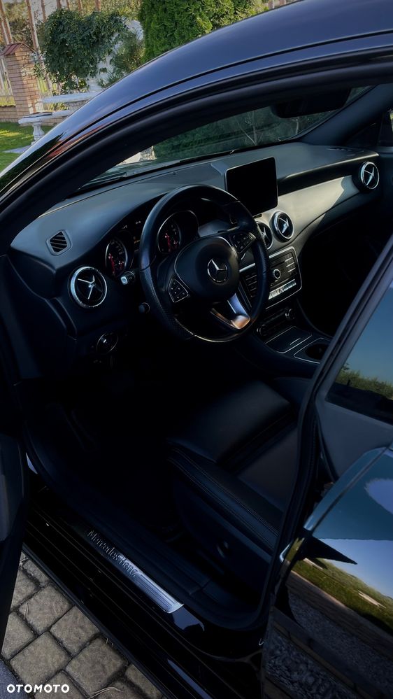 Mercedes-Benz CLA 250 4-Matic - 10