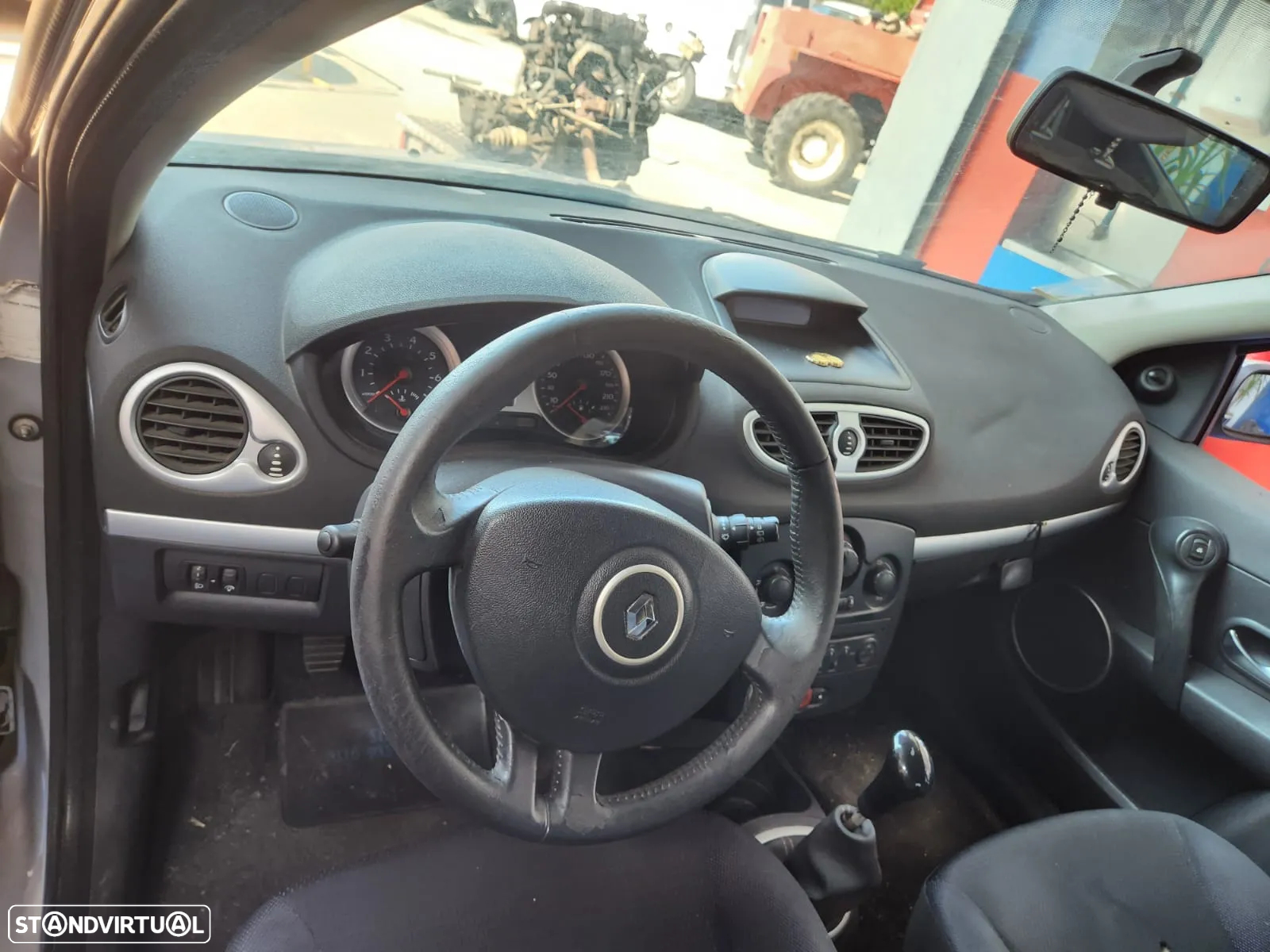 Renault Clio III 1.2 gasolina de 2007 ás peças - 6