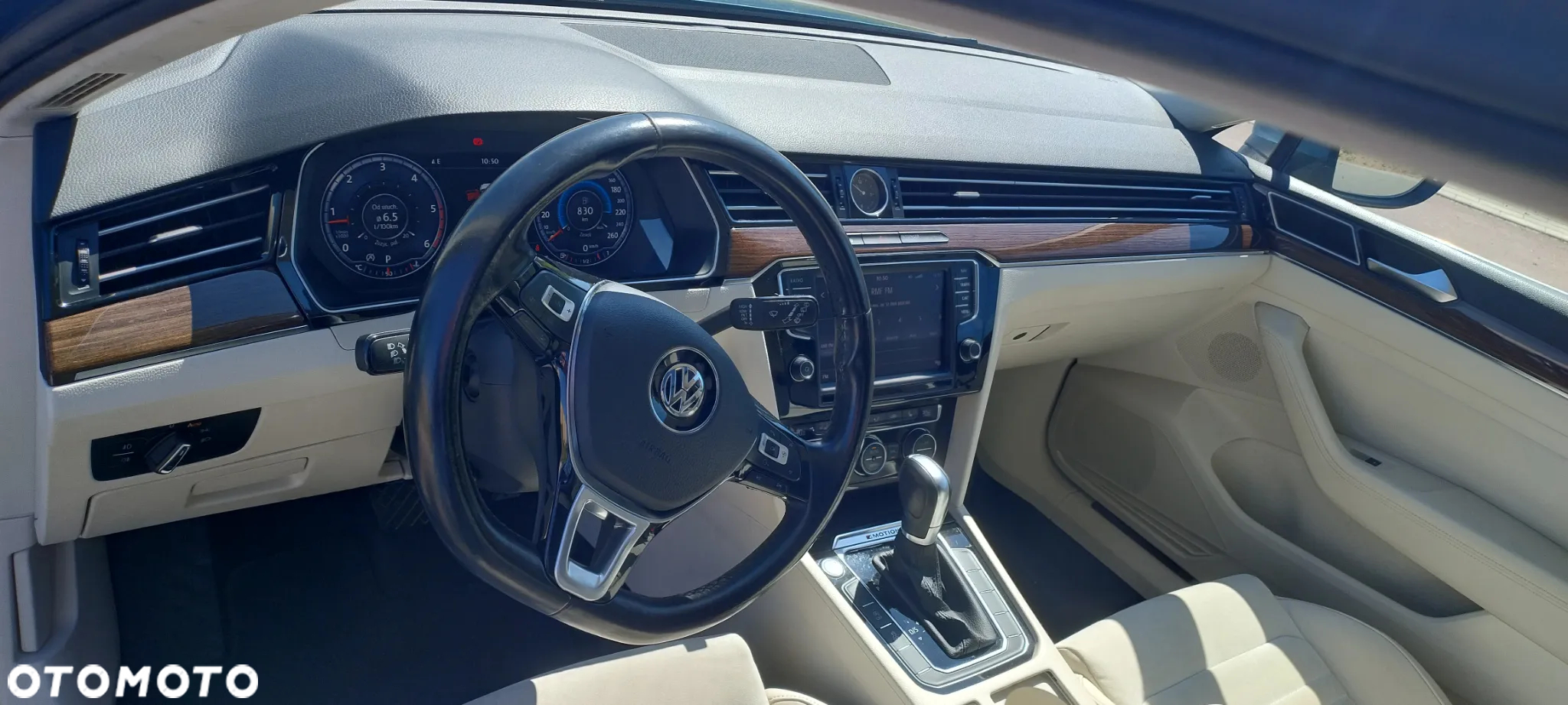Volkswagen Passat Variant 2.0 TDI SCR DSG 4Motion Business - 9