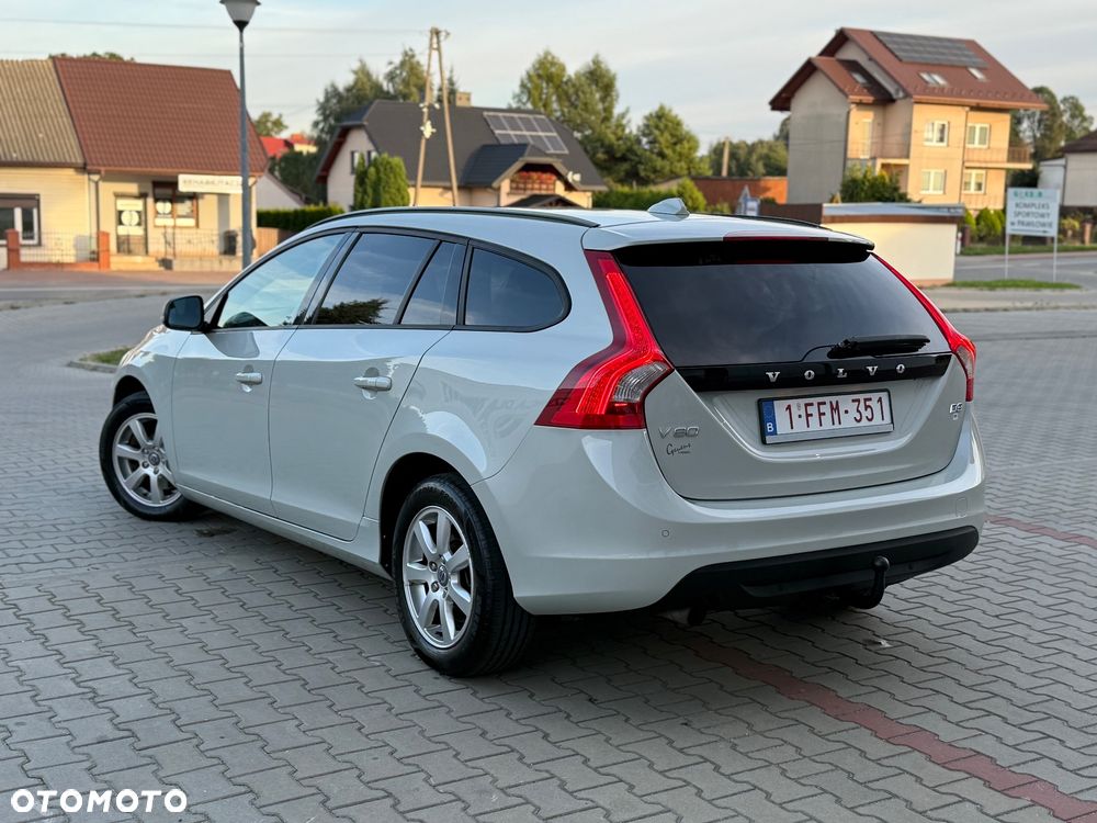 Volvo V60 D3 Momentum - 23