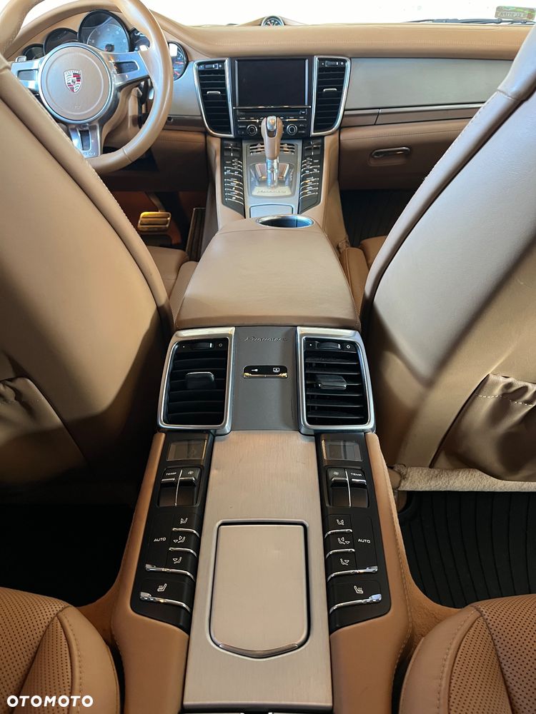 Porsche Panamera 4S PDK - 20