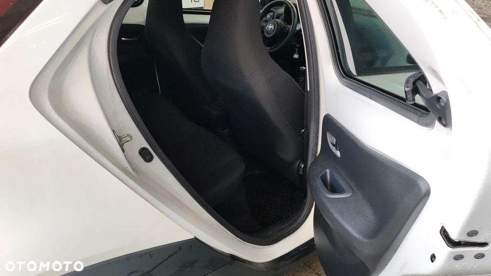 Toyota Aygo X Play - 9