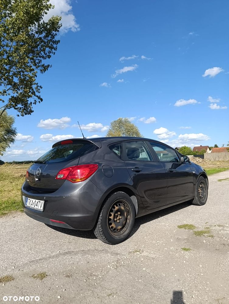 Opel Astra 1.6 - 11