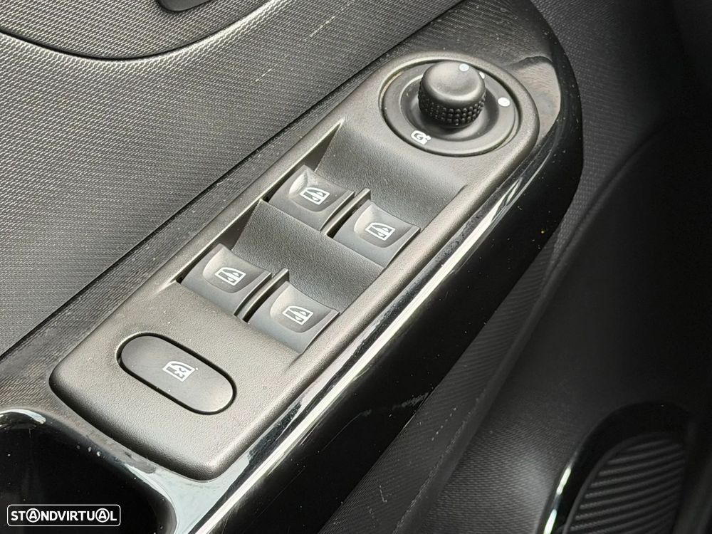 Renault Captur 1.5 dCi Exclusive - 18