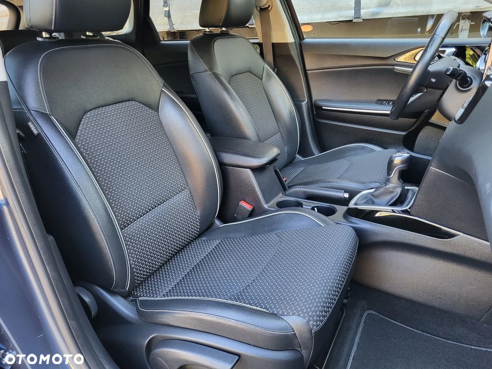 Kia Ceed - 32