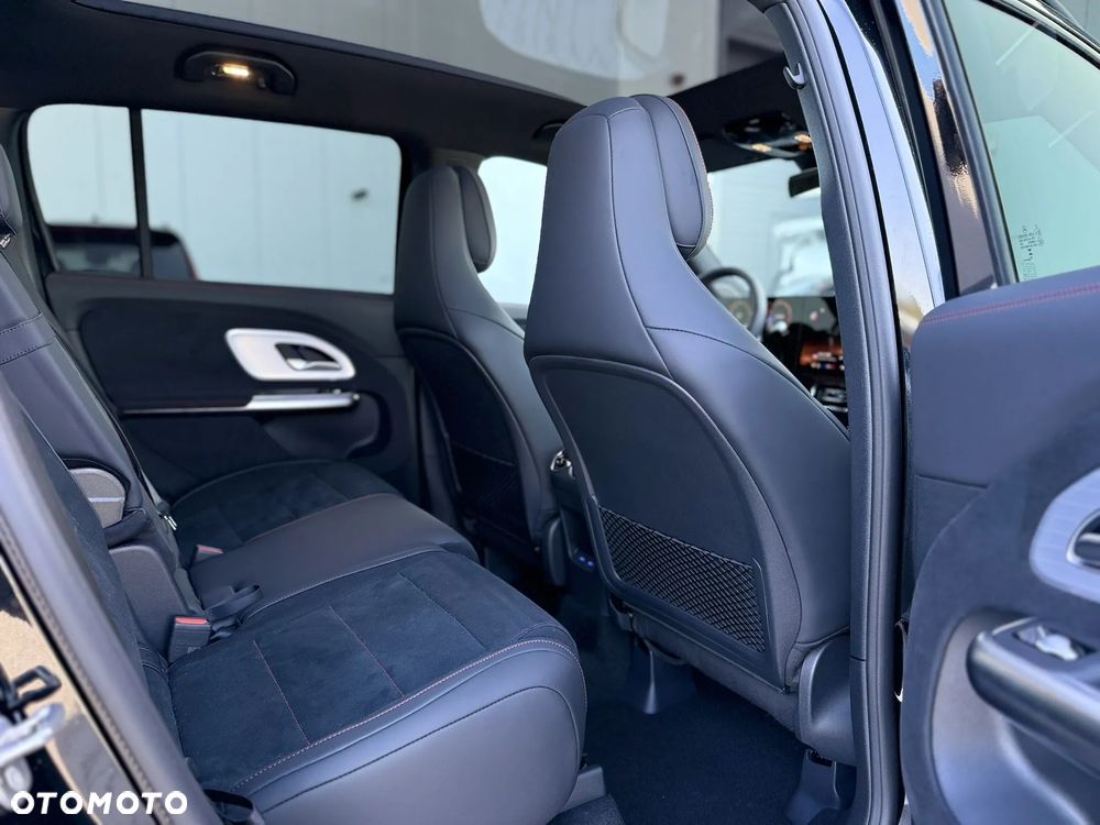 Mercedes-Benz GLB - 30