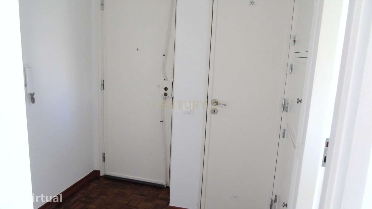 Apartamento T2 em Oeiras com Varanda - Grande imagem: 2/42