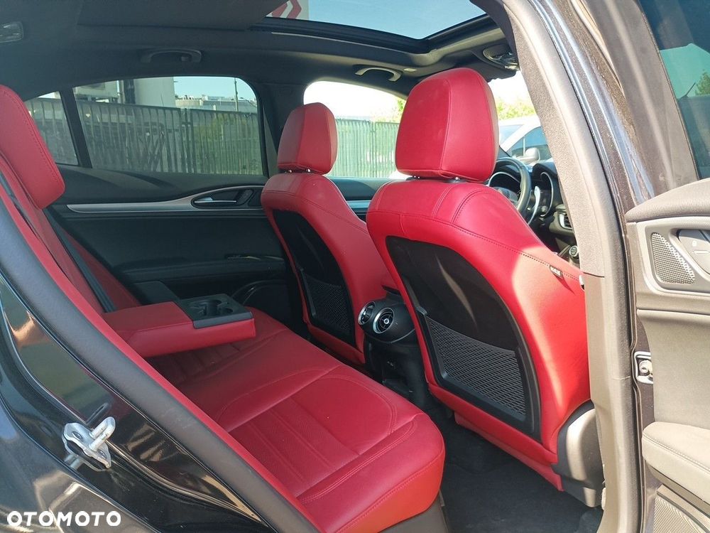 Alfa Romeo Stelvio 2.0 Turbo Veloce Q4 - 17