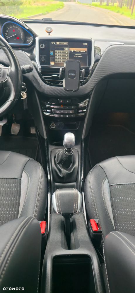 Peugeot 2008 1.6 BlueHDi Allure S&S - 14