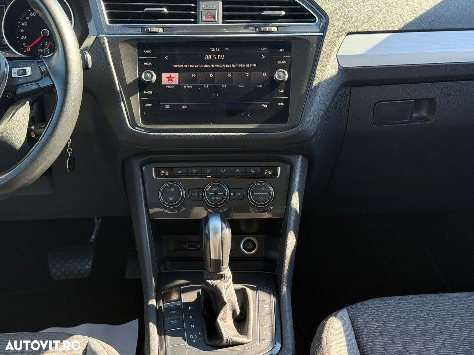 Volkswagen Tiguan - 26